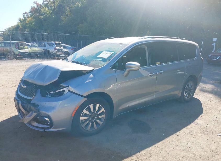 Photo 2 of 2021 Chrysler Pacifica TOURING L (VIN 2C4RC1BG0MR527577)