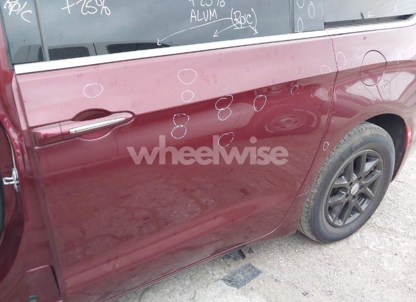 Photo 19 of 2021 Chrysler Pacifica TOURING L (VIN 2C4RC1BG0MR574477)