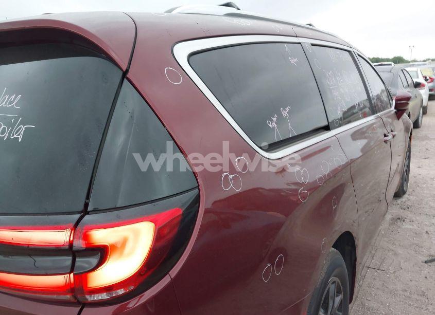 Photo 21 of 2021 Chrysler Pacifica TOURING L (VIN 2C4RC1BG0MR574477)