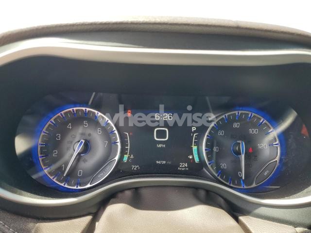 2021 CHRYSLER PACIFICA TOURING L (VIN 2C4RC1BG0MR576598) main photo