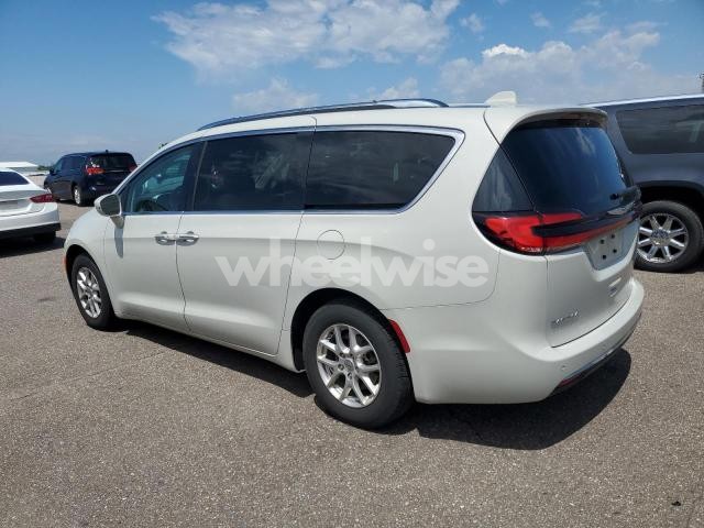 Photo 10 of 2021 CHRYSLER PACIFICA TOURING L (VIN 2C4RC1BG0MR576598)