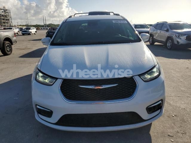 Photo 11 of 2022 CHRYSLER PACIFICA TOURING L (VIN 2C4RC1BG0NR123597)