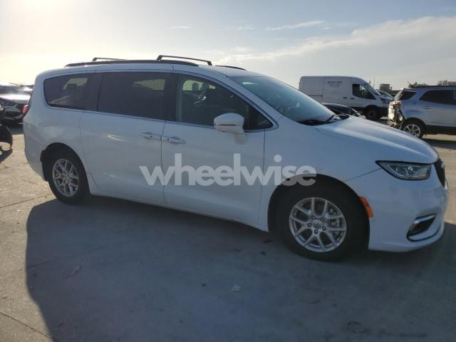 Photo 8 of 2022 CHRYSLER PACIFICA TOURING L (VIN 2C4RC1BG0NR123597)