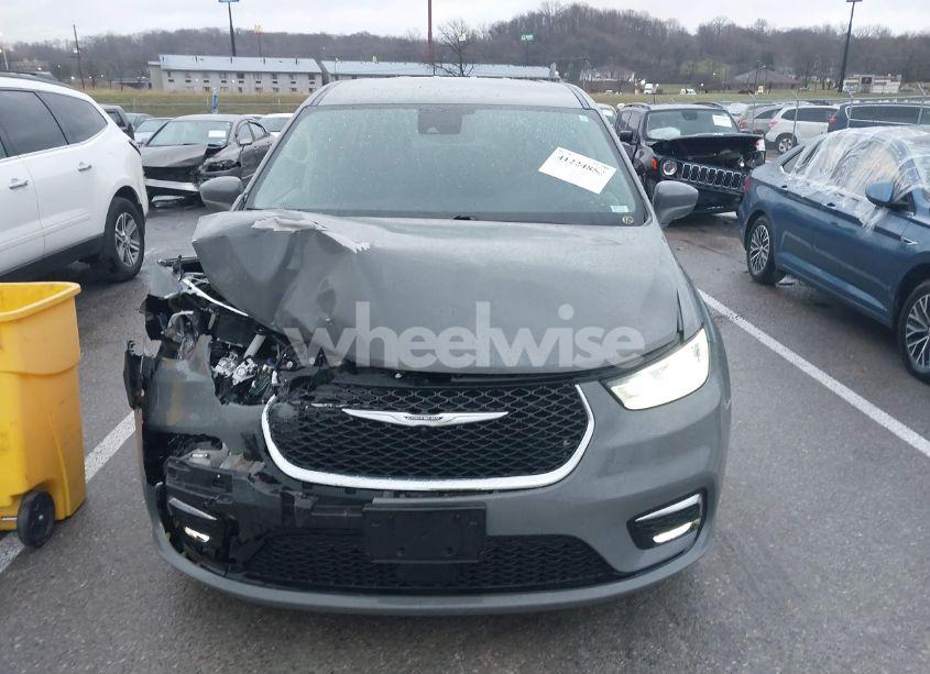 Photo 12 of 2022 Chrysler Pacifica TOURING L (VIN 2C4RC1BG0NR133417)