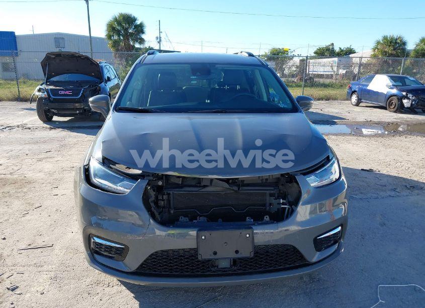 Photo 12 of 2022 Chrysler Pacifica TOURING L (VIN 2C4RC1BG0NR157717)