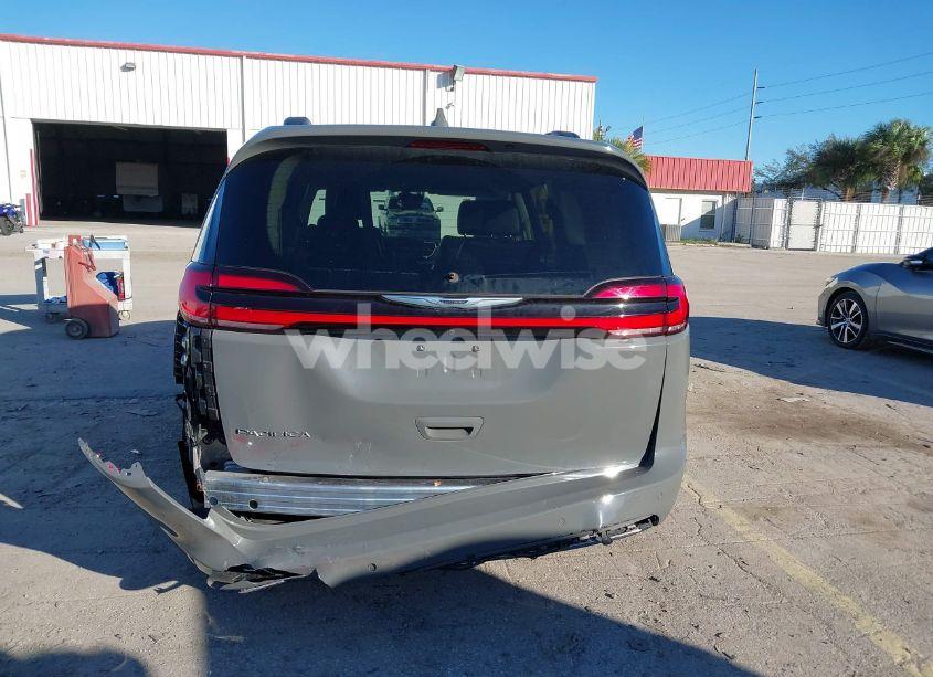 Photo 16 of 2022 Chrysler Pacifica TOURING L (VIN 2C4RC1BG0NR157717)