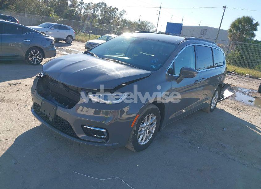 Photo 2 of 2022 Chrysler Pacifica TOURING L (VIN 2C4RC1BG0NR157717)