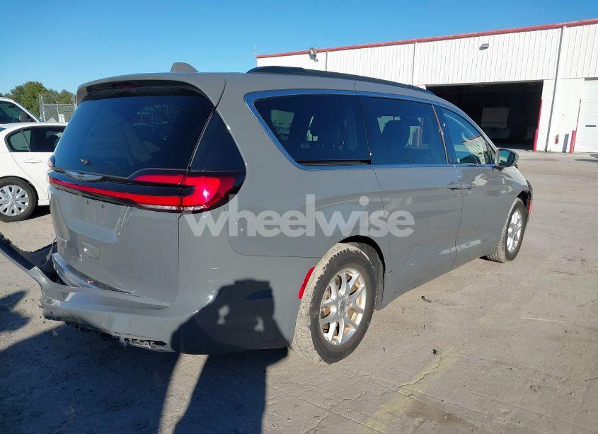 Photo 4 of 2022 Chrysler Pacifica TOURING L (VIN 2C4RC1BG0NR157717)