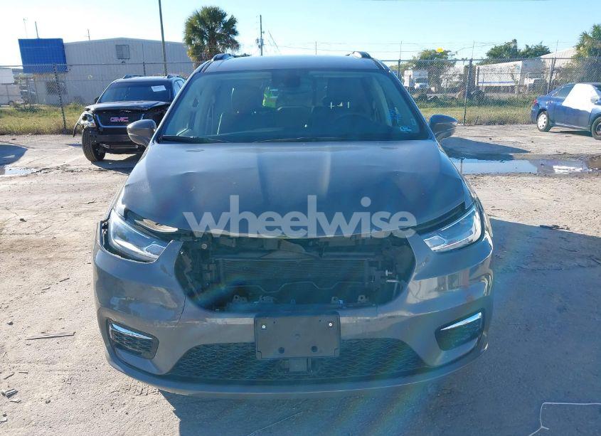 Photo 6 of 2022 Chrysler Pacifica TOURING L (VIN 2C4RC1BG0NR157717)