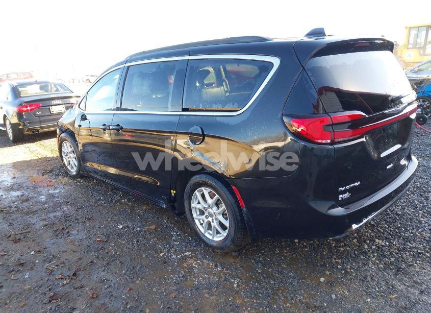 Photo 3 of 2022 Chrysler Pacifica TOURING L (VIN 2C4RC1BG0NR162464)