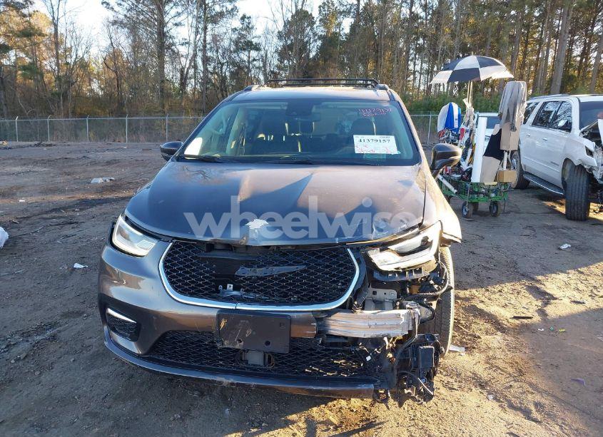 Photo 13 of 2022 Chrysler Pacifica TOURING L (VIN 2C4RC1BG0NR179362)