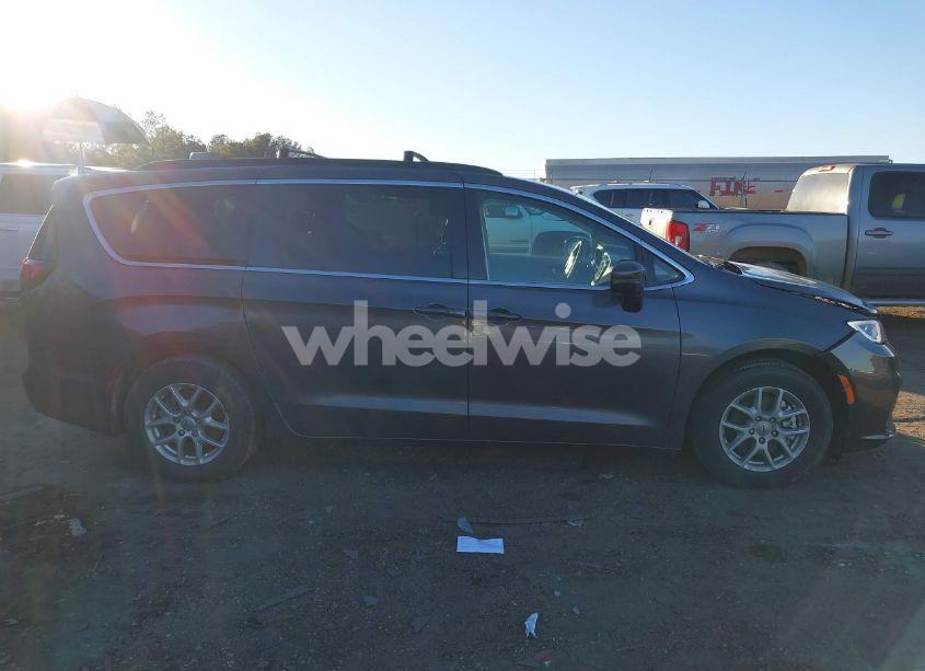 Photo 14 of 2022 Chrysler Pacifica TOURING L (VIN 2C4RC1BG0NR179362)