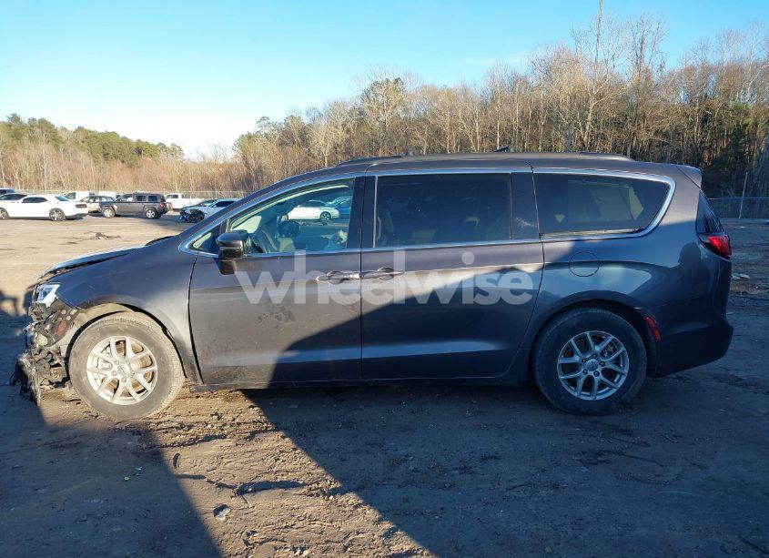 Photo 15 of 2022 Chrysler Pacifica TOURING L (VIN 2C4RC1BG0NR179362)