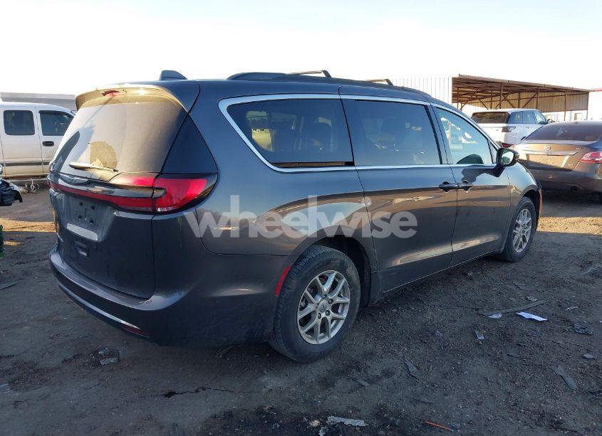 Photo 4 of 2022 Chrysler Pacifica TOURING L (VIN 2C4RC1BG0NR179362)