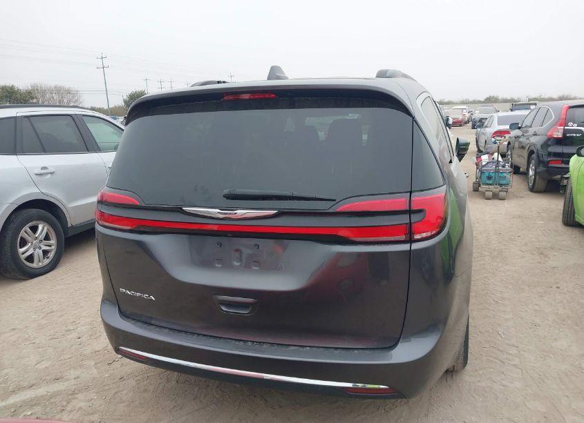 Photo 16 of 2022 Chrysler Pacifica TOURING L (VIN 2C4RC1BG0NR190829)