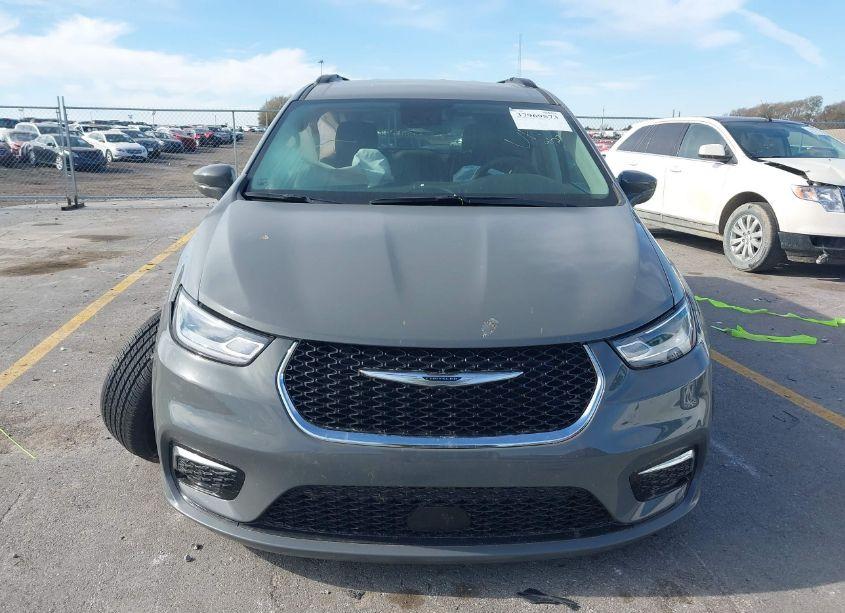 Photo 13 of 2022 Chrysler Pacifica TOURING L (VIN 2C4RC1BG0NR197599)