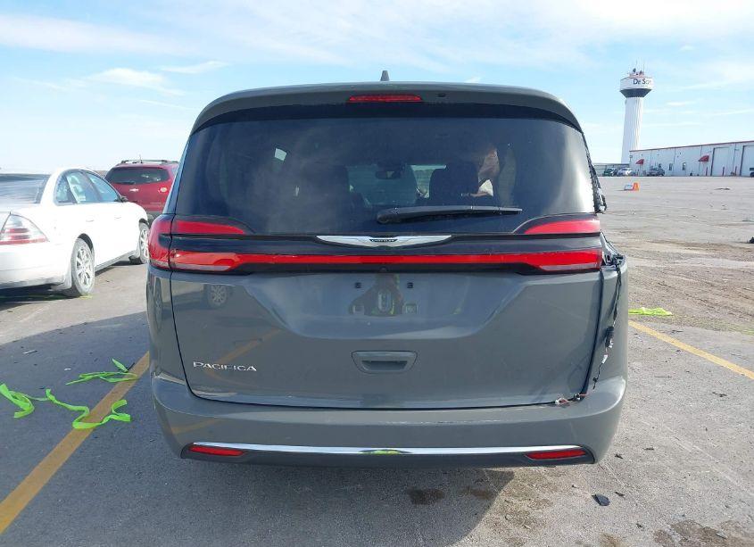 Photo 17 of 2022 Chrysler Pacifica TOURING L (VIN 2C4RC1BG0NR197599)