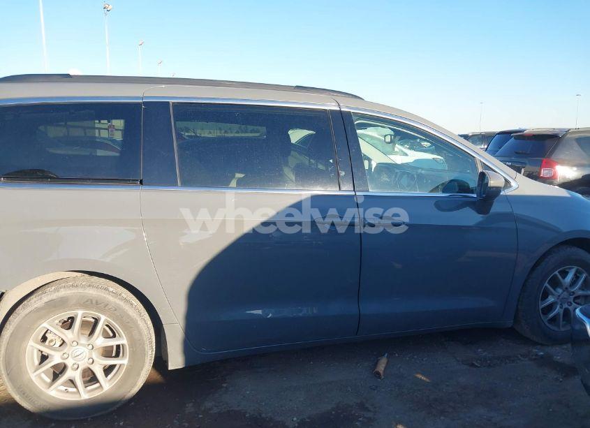 Photo 13 of 2022 Chrysler Pacifica TOURING L (VIN 2C4RC1BG0NR233663)