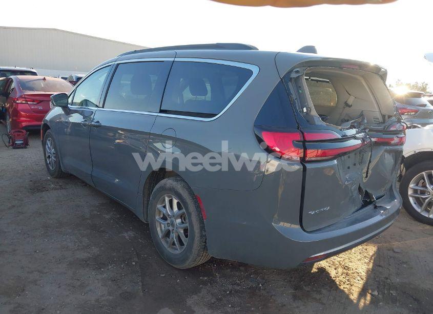 Photo 3 of 2022 Chrysler Pacifica TOURING L (VIN 2C4RC1BG0NR233663)