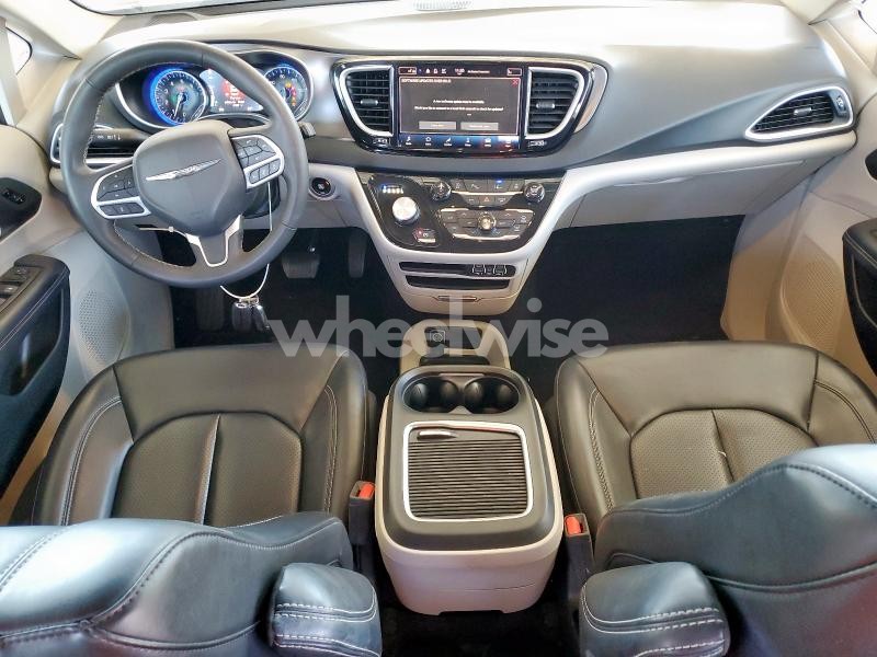 Photo 5 of 2023 CHRYSLER PACIFICA TOURING L (VIN 2C4RC1BG0PR529284)