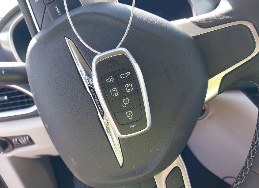 Photo 11 of 2023 Chrysler Pacifica TOURING L (VIN 2C4RC1BG0PR531259)