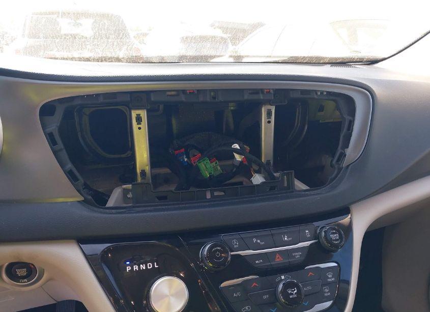 Photo 17 of 2023 Chrysler Pacifica TOURING L (VIN 2C4RC1BG0PR531259)