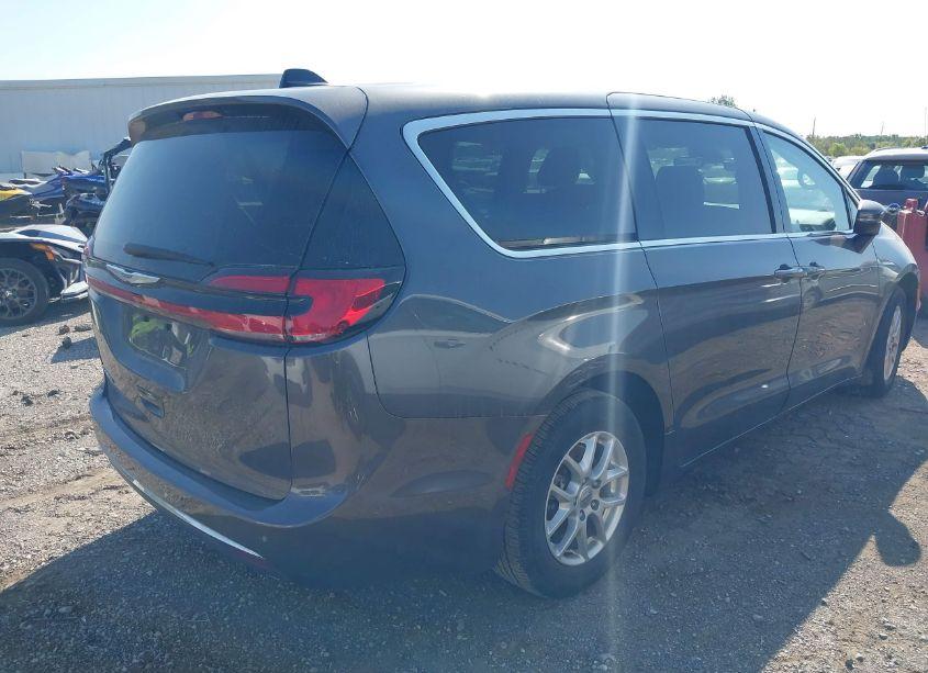 Photo 4 of 2023 Chrysler Pacifica TOURING L (VIN 2C4RC1BG0PR531259)