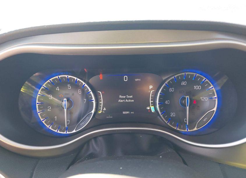 Photo 7 of 2023 Chrysler Pacifica TOURING L (VIN 2C4RC1BG0PR531259)