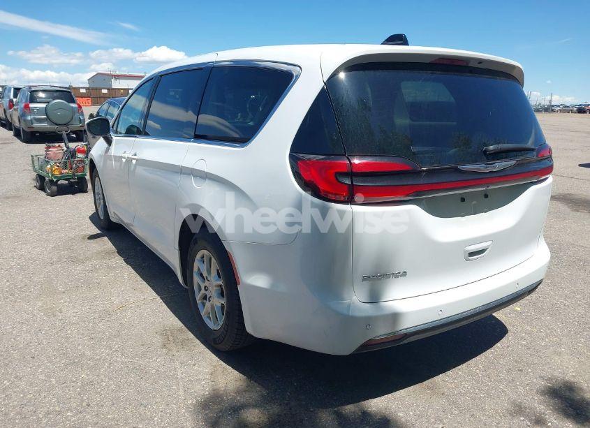 Photo 3 of 2023 Chrysler Pacifica TOURING L (VIN 2C4RC1BG0PR536493)