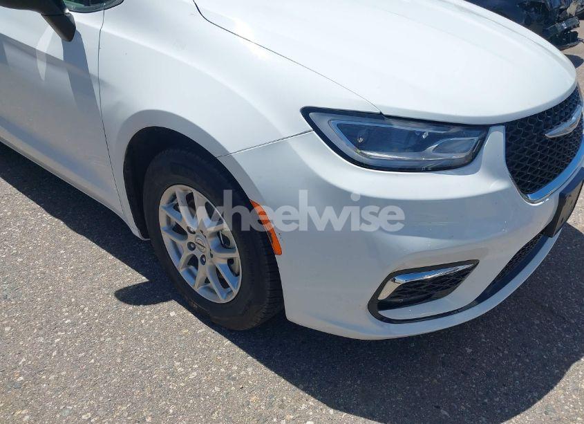 Photo 6 of 2023 Chrysler Pacifica TOURING L (VIN 2C4RC1BG0PR536493)