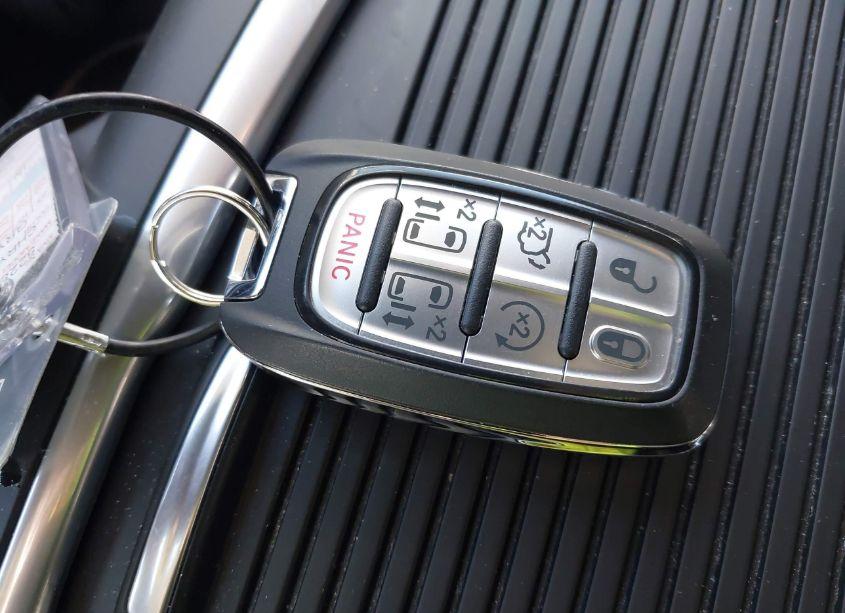 Photo 11 of 2023 Chrysler Pacifica TOURING L (VIN 2C4RC1BG0PR577254)