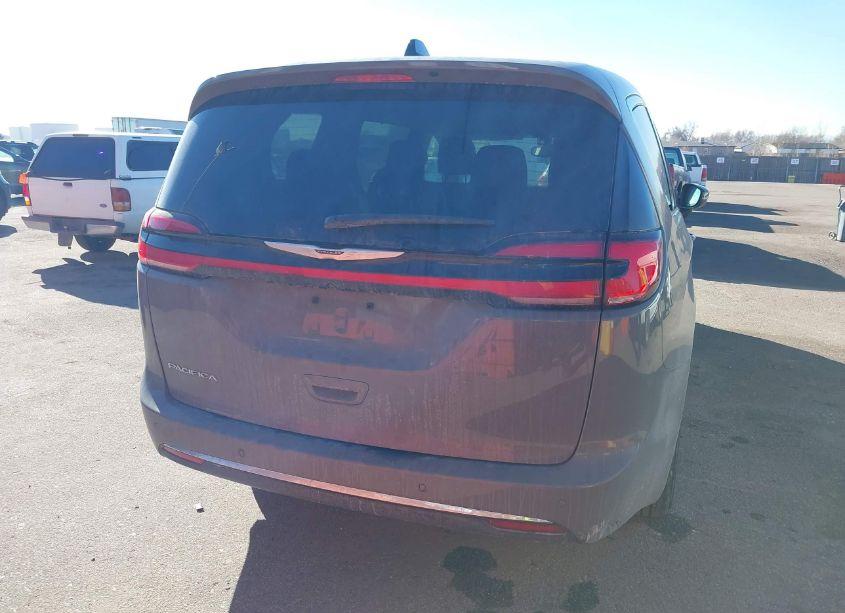 Photo 16 of 2023 Chrysler Pacifica TOURING L (VIN 2C4RC1BG0PR577254)