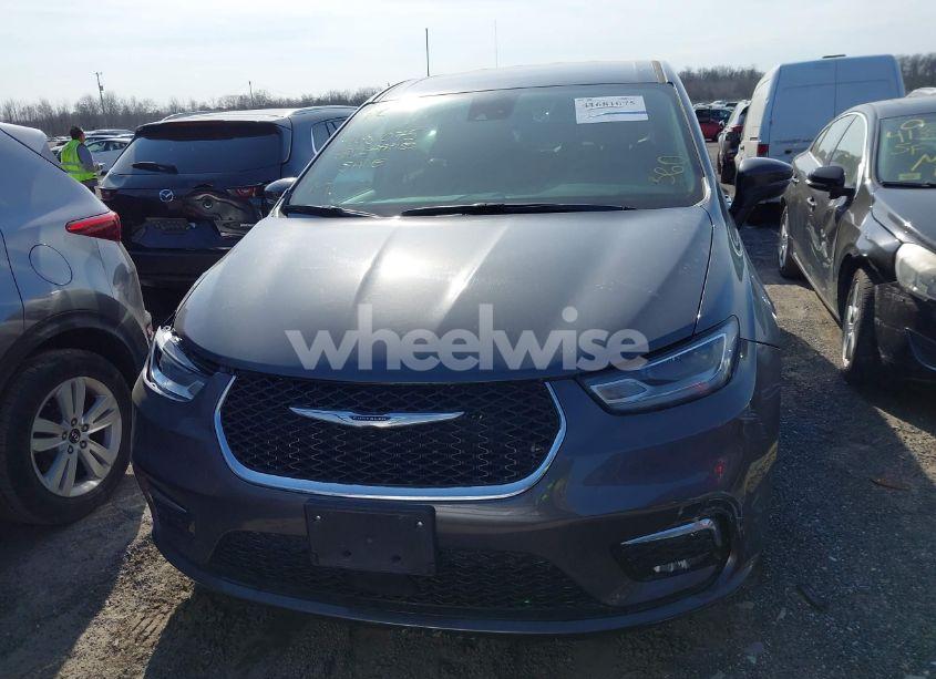 Photo 12 of 2023 Chrysler Pacifica TOURING L (VIN 2C4RC1BG0PR582065)