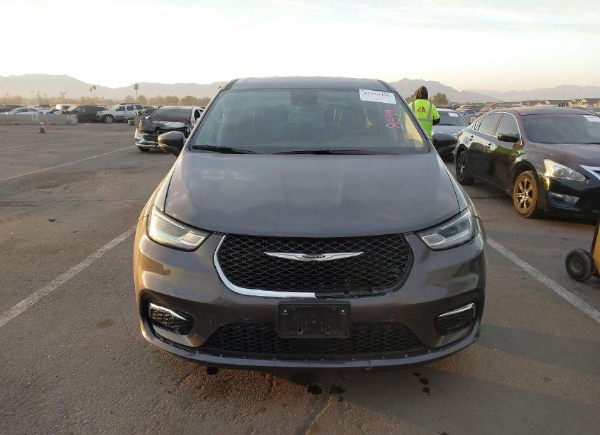 Photo 12 of 2023 Chrysler Pacifica TOURING L (VIN 2C4RC1BG0PR594555)