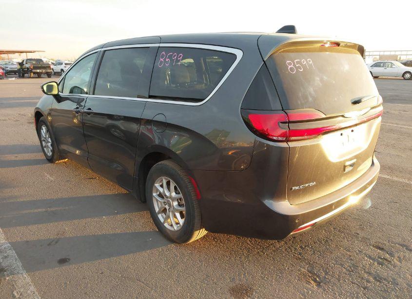 Photo 3 of 2023 Chrysler Pacifica TOURING L (VIN 2C4RC1BG0PR594555)