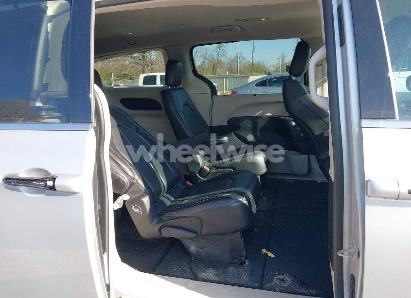 Photo 8 of 2024 Chrysler Pacifica TOURING L (VIN 2C4RC1BG0RR128241)