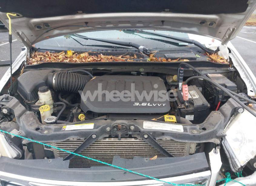 Photo 10 of 2012 Chrysler Town & COUNTRY TOURING (VIN 2C4RC1BG1CR119121)