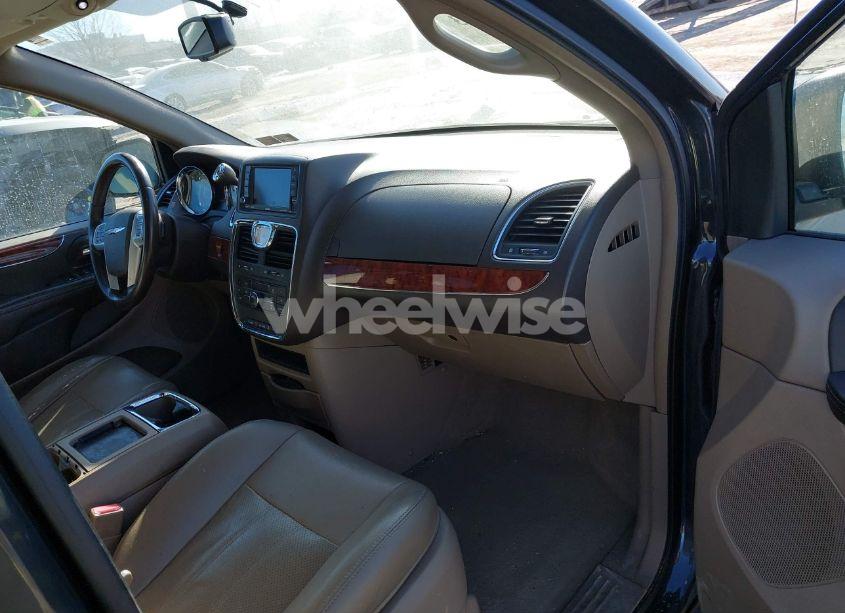 Photo 5 of 2012 Chrysler Town & COUNTRY TOURING (VIN 2C4RC1BG1CR185913)