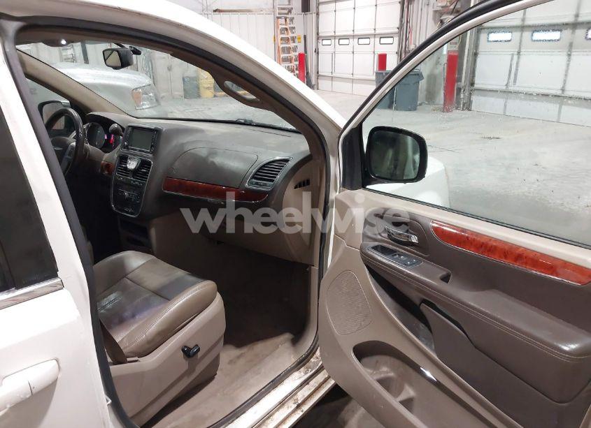 Photo 5 of 2012 Chrysler Town & COUNTRY TOURING (VIN 2C4RC1BG1CR200703)