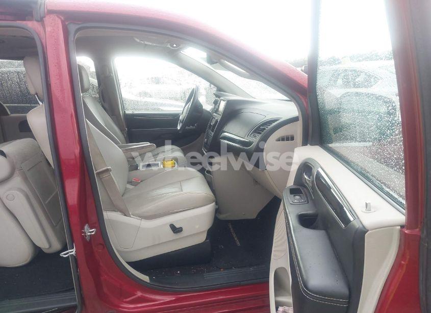 Photo 5 of 2012 Chrysler Town & COUNTRY TOURING (VIN 2C4RC1BG1CR252610)