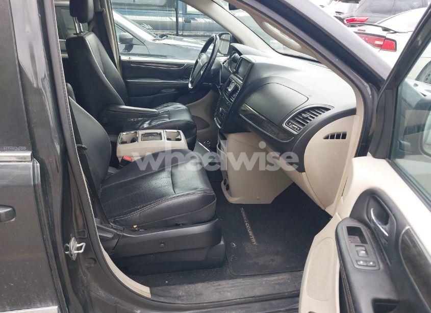 Photo 5 of 2012 Chrysler Town & COUNTRY TOURING (VIN 2C4RC1BG1CR312532)