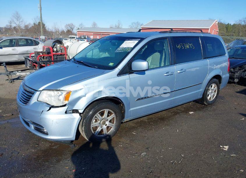 Photo 2 of 2013 Chrysler Town & COUNTRY TOURING (VIN 2C4RC1BG1DR555288)