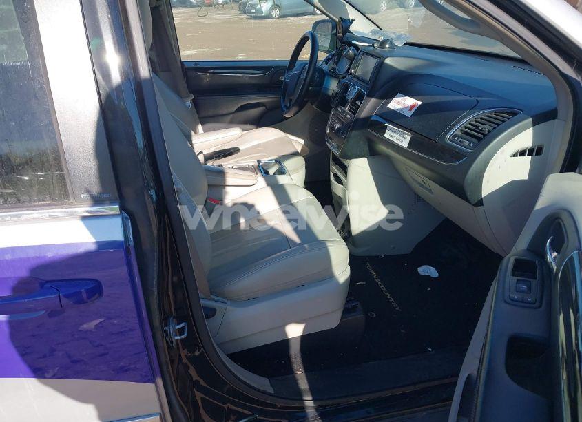 Photo 5 of 2013 Chrysler Town & COUNTRY TOURING (VIN 2C4RC1BG1DR559017)