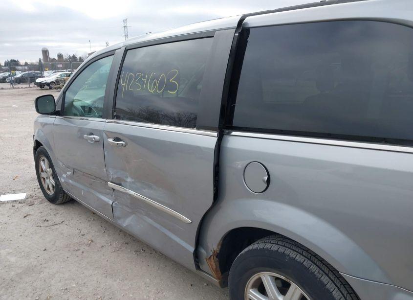 Photo 12 of 2013 Chrysler Town & COUNTRY TOURING (VIN 2C4RC1BG1DR577386)