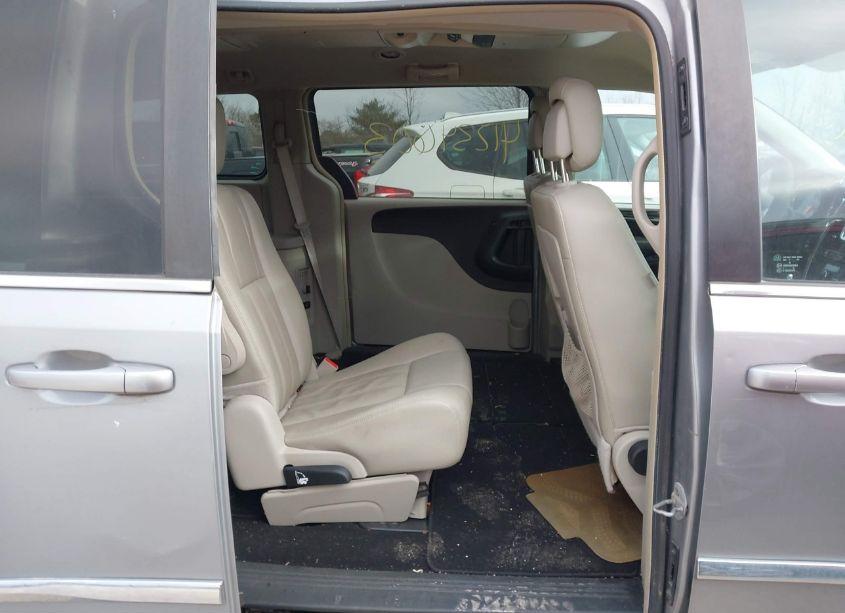 Photo 8 of 2013 Chrysler Town & COUNTRY TOURING (VIN 2C4RC1BG1DR577386)