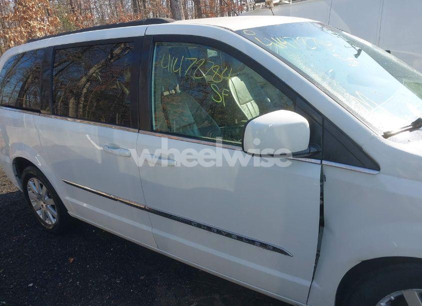 Photo 13 of 2013 Chrysler Town & COUNTRY TOURING (VIN 2C4RC1BG1DR621435)