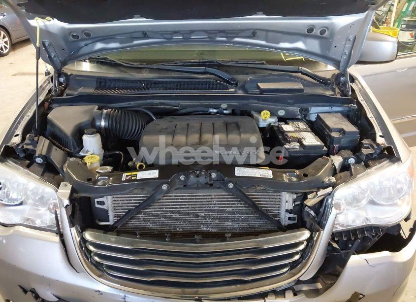 Photo 10 of 2013 Chrysler Town & COUNTRY TOURING (VIN 2C4RC1BG1DR646691)