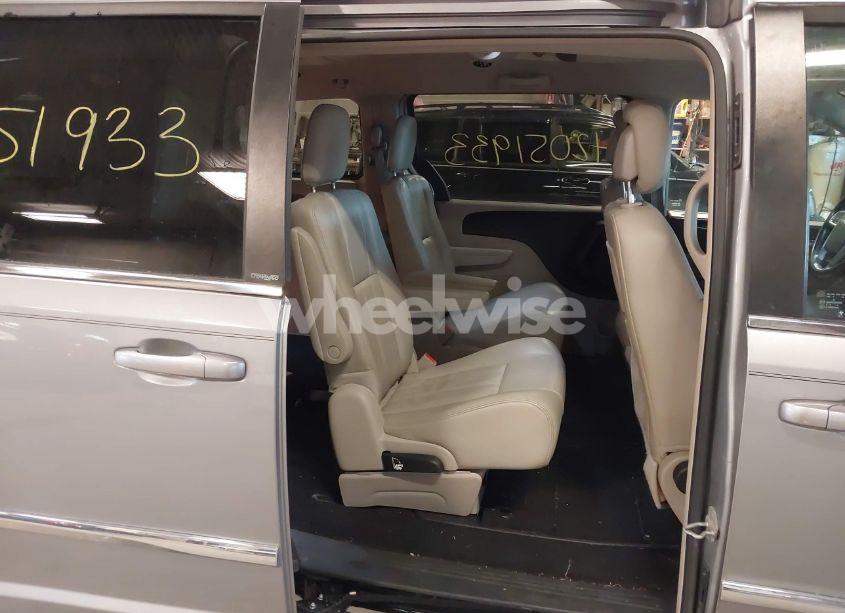 Photo 8 of 2013 Chrysler Town & COUNTRY TOURING (VIN 2C4RC1BG1DR646691)