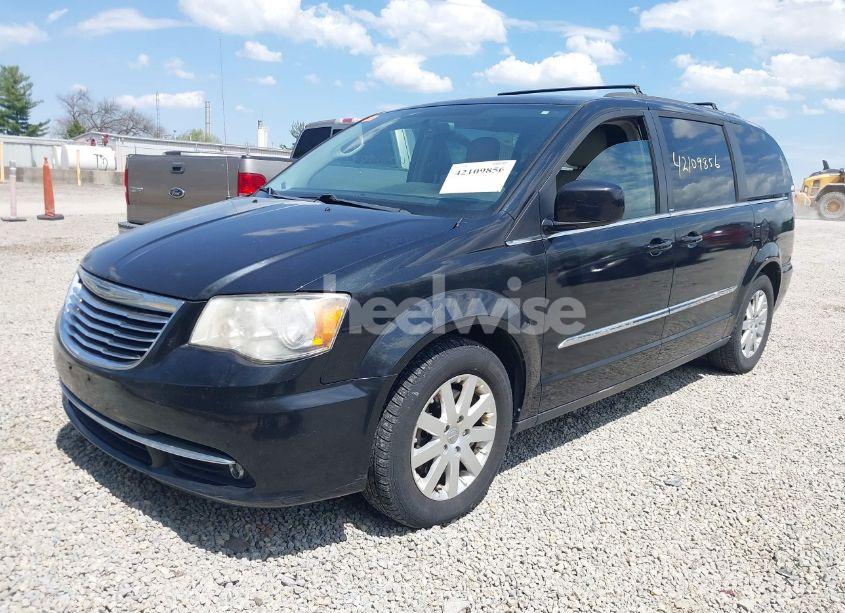 Photo 2 of 2013 Chrysler Town & COUNTRY TOURING (VIN 2C4RC1BG1DR662485)