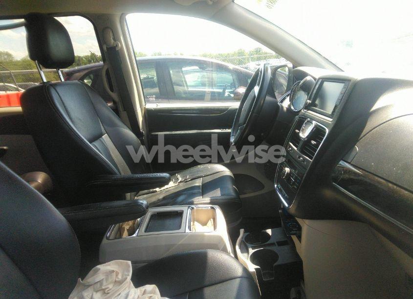 Photo 5 of 2013 Chrysler Town & COUNTRY TOURING (VIN 2C4RC1BG1DR721230)